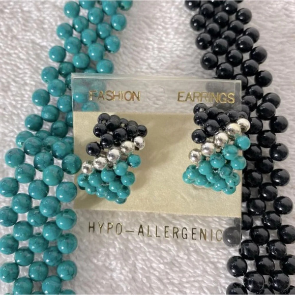 Vintage Teal Black Silver Plastic Beaded Necklace & Clip On Earrings Set - Picture 3 of 10